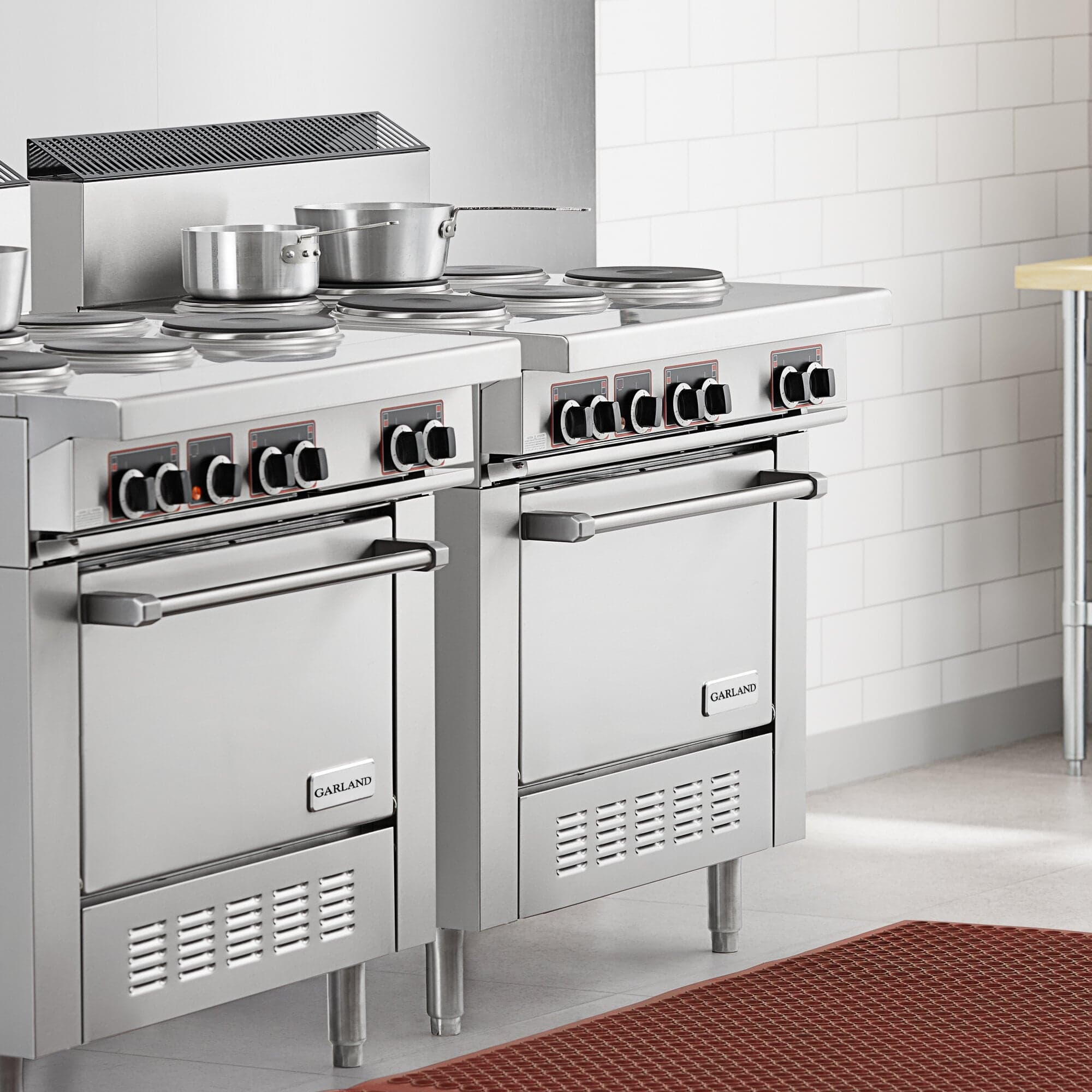 Garland SS686 6 Cuisinière de restaurant à brûleurs scellés série Sentry électrique avec four standard - 208V, 3 Phase, 19 kW — image 4